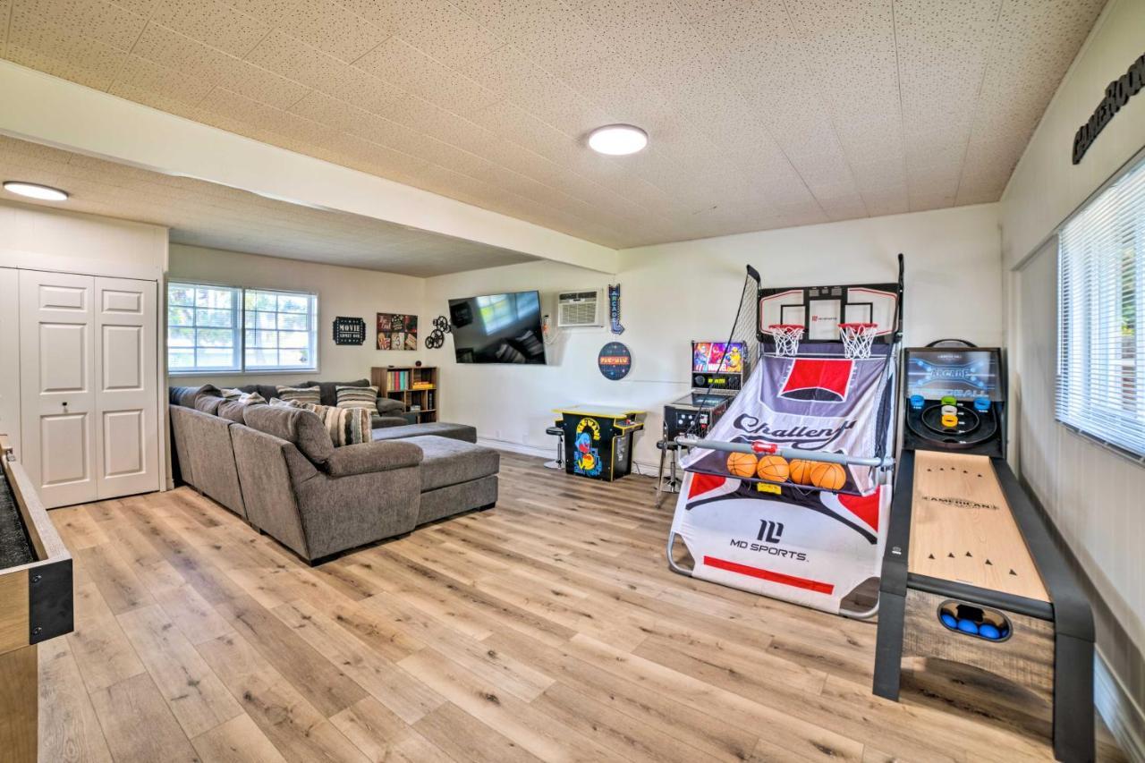 Spacious Riverside Home With Game Room And Yard Εξωτερικό φωτογραφία